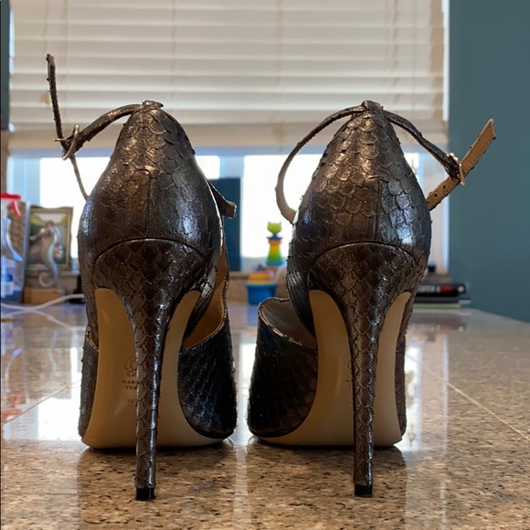 Silver snakeskin M. Gemi Heels - Picture 3 of 12
